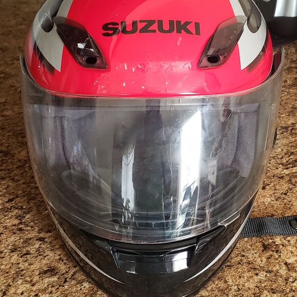 *SOLD*Suzuki Motorcycle Helmet R GSX - Picture 4 of 9